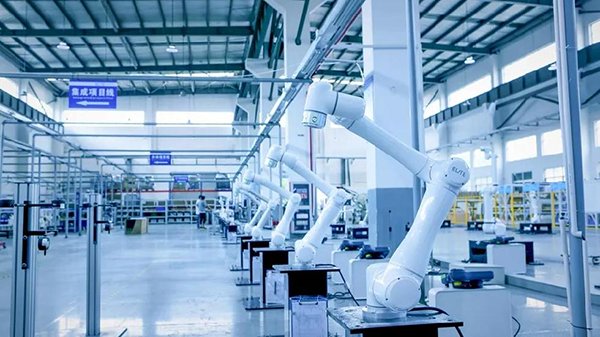 G22恒峰协作手臂，满足汽车行业复杂工艺需求